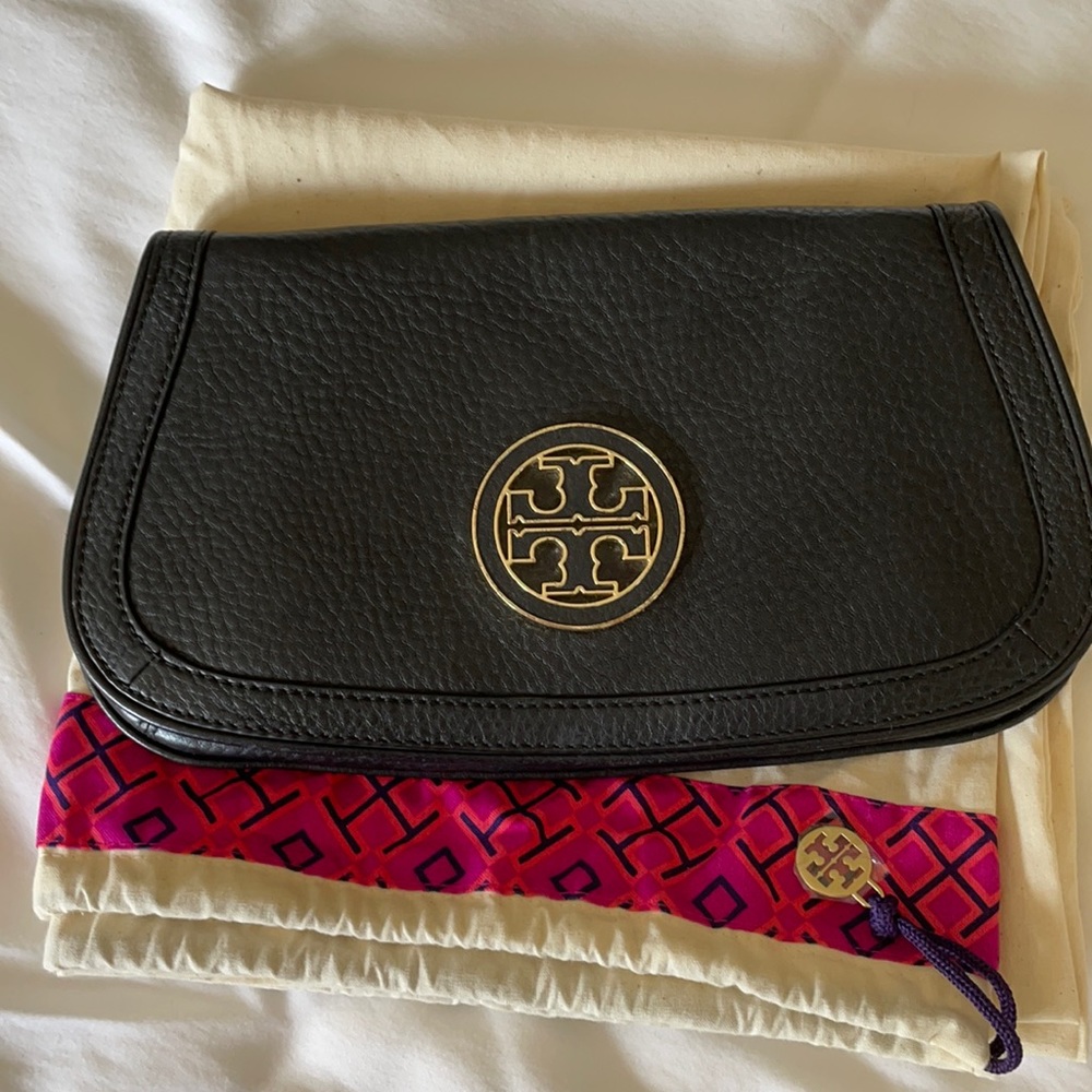 Tory Burch Black & Gold Leather purse